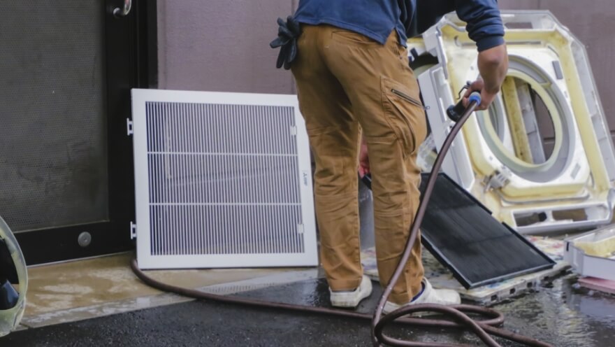 定期清掃のスタッフ